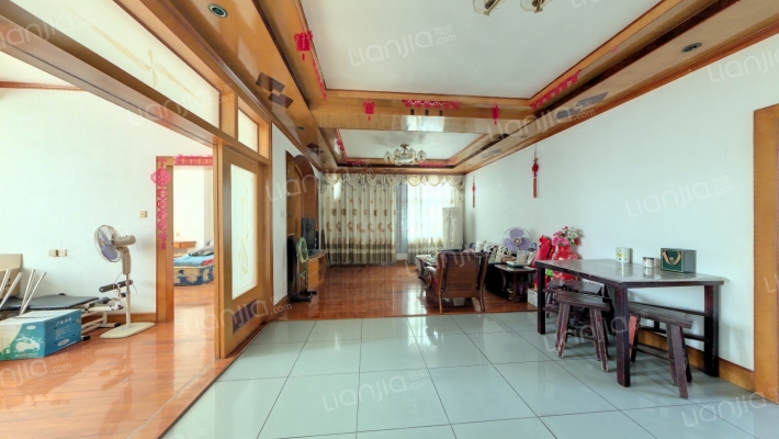 凤园新区凤尾花园二手房实景图