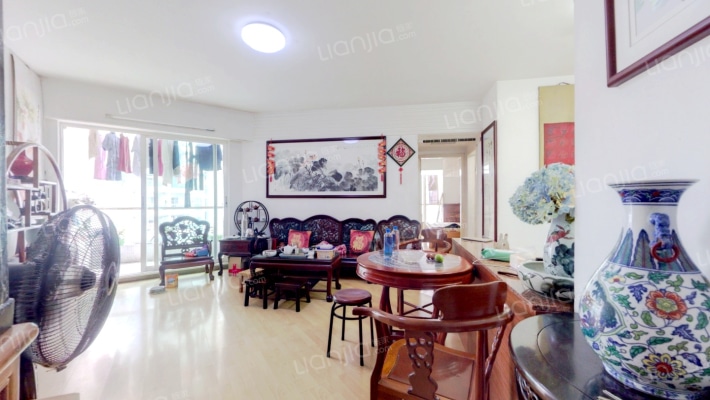 朗晴居一期二手房实景图