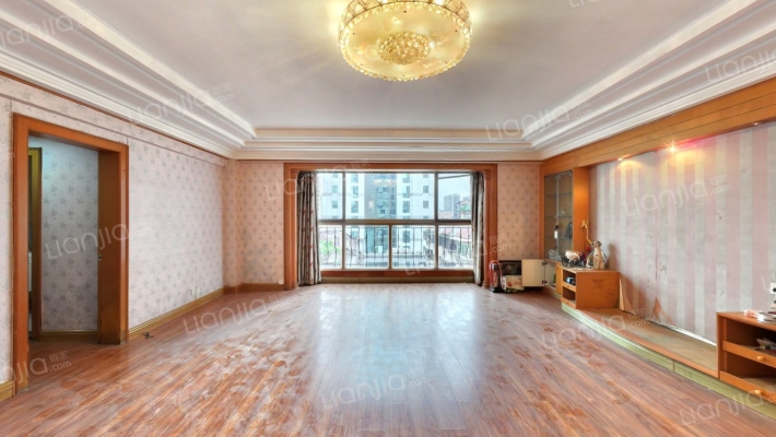信茂温泉公寓二手房实景图