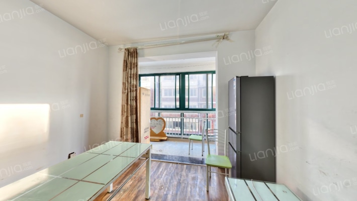 蓝爵世家二手房实景图