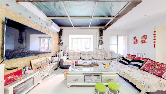 优派对小区二手房实景图