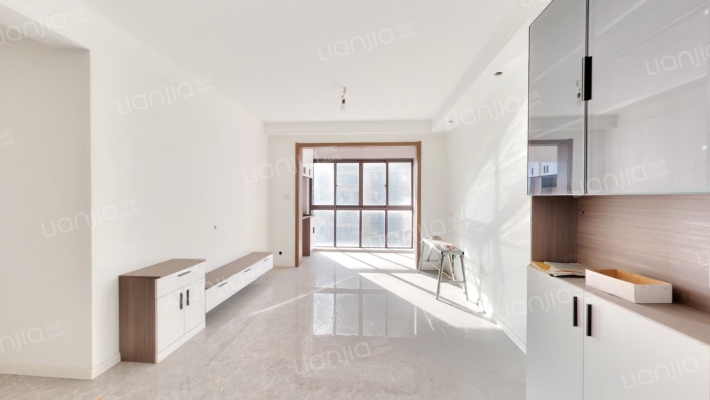 和昌中央城邦二手房实景图