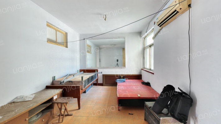 市建行宿舍二手房实景图