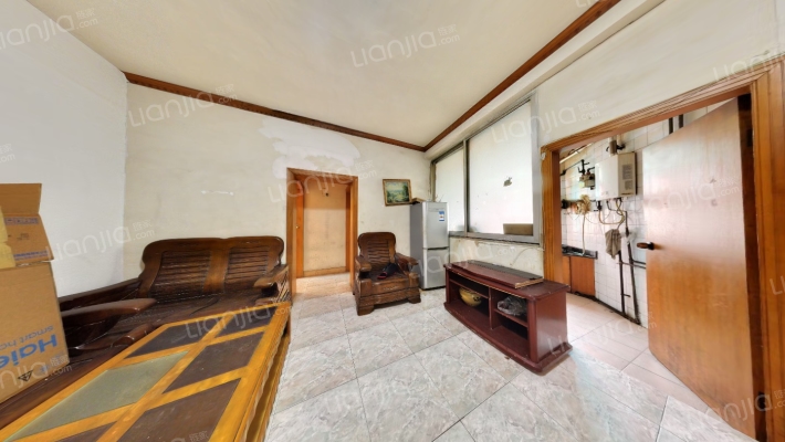 灯笼街142号二手房实景图