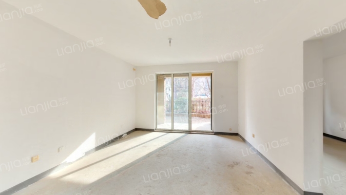 西山艺境3号院二手房实景图