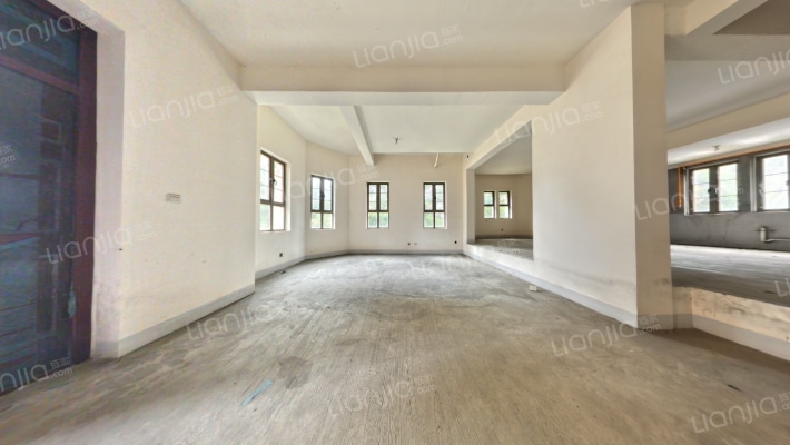 金色湖岸二手房实景图