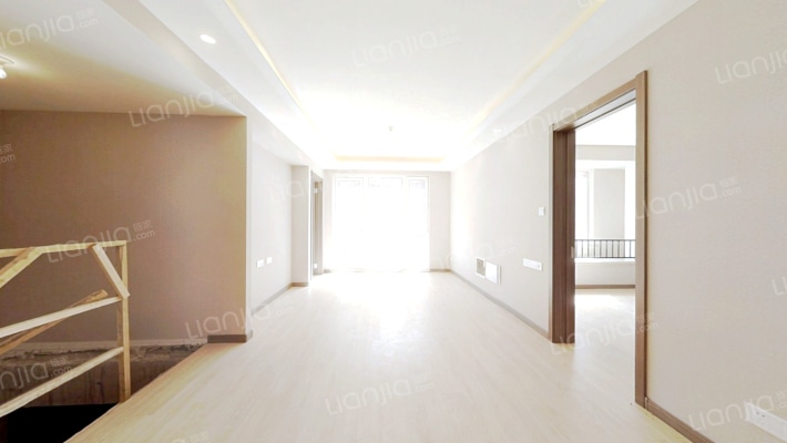 万科翡翠四季C2区二手房实景图