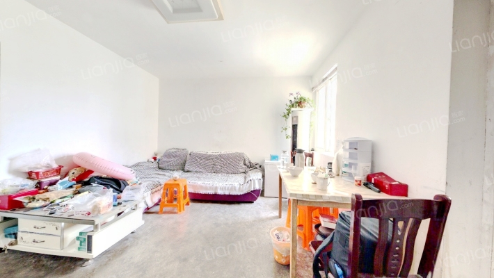 中华西村二手房实景图