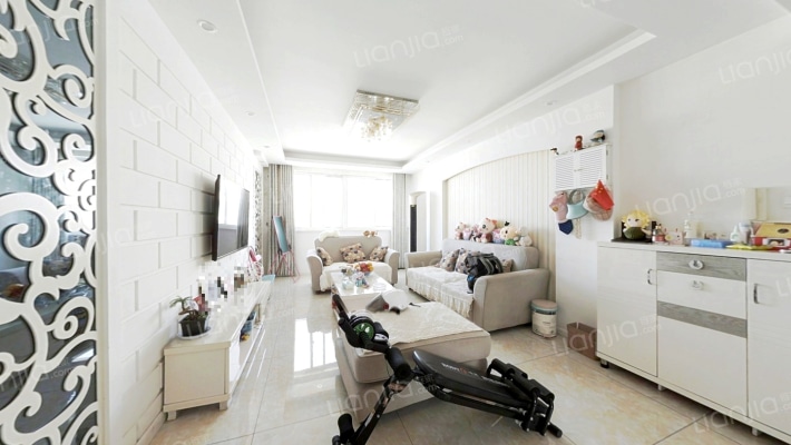 国飞尚城E区二手房实景图