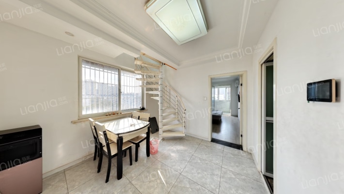 春潮花园二区二手房实景图