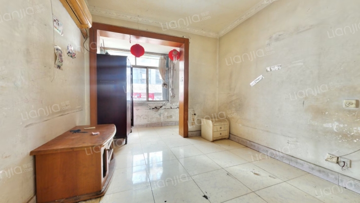 机车厂宿舍二手房实景图