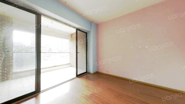 中德英伦世邦J区二手房实景图