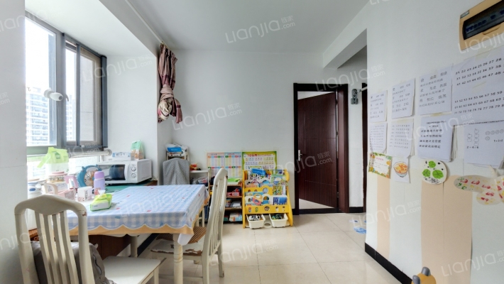 新和嘉苑二手房实景图