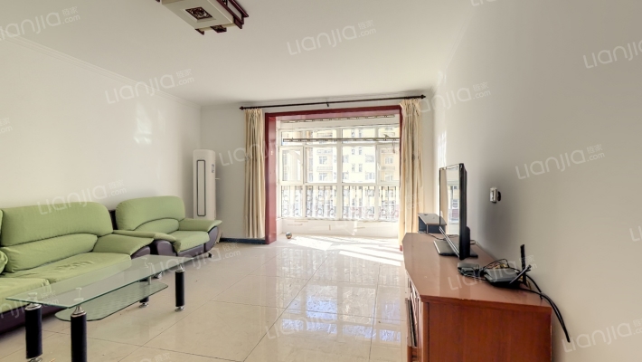 凯旋门带装修两居室，房本满五年。-客厅