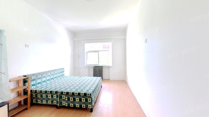 南内环街南三巷8号院二手房实景图