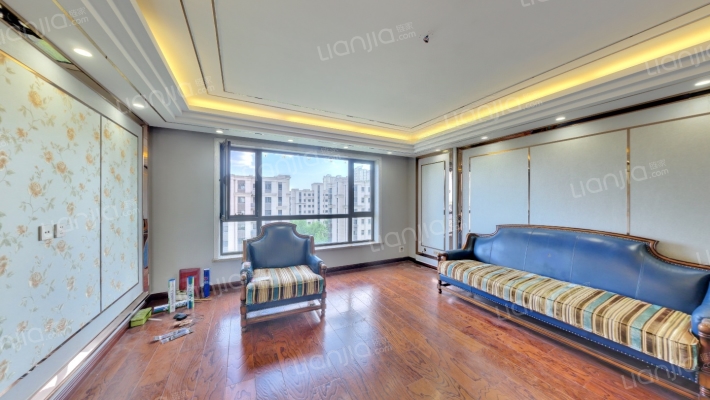 信达·万科翡翠学院二手房实景图