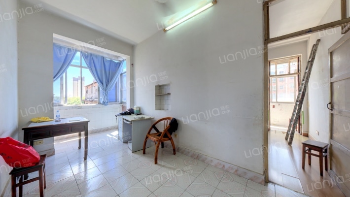 第四j机公司宿舍二手房实景图