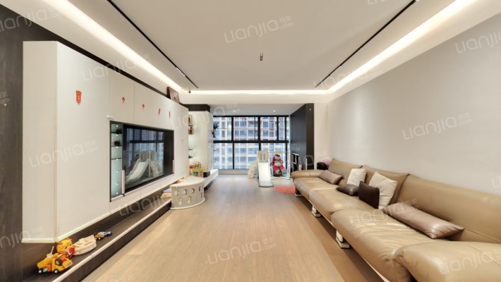 卓弘高尔夫雅苑二手房实景图