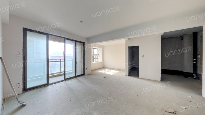 蟠鸿锦苑二手房实景图