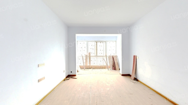 翡翠华庭二手房实景图