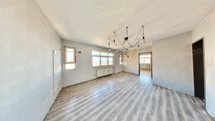 官扎营新区二手房实景图