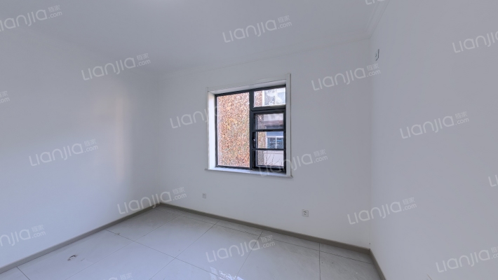 纬三路13号院二手房实景图