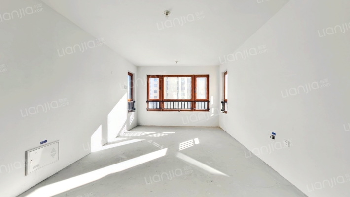 招商贝肯山五期二手房实景图