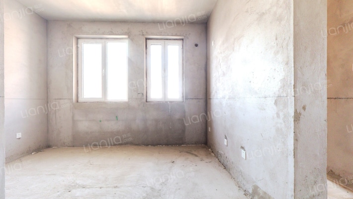 凤凰楼层 视野好 采光好 户型好-客厅