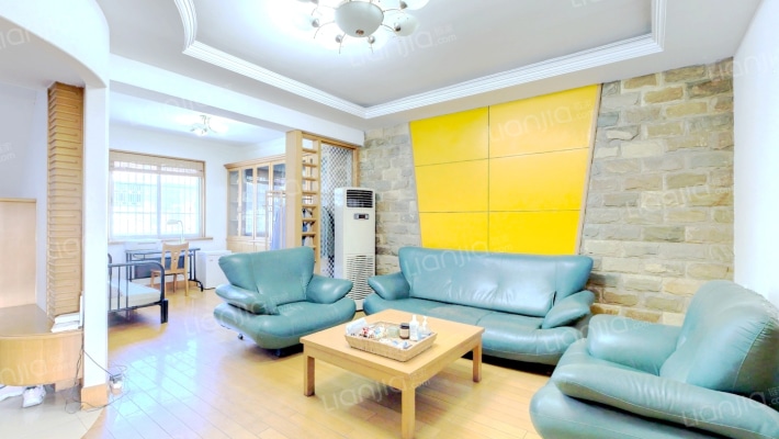 高润公寓二手房实景图