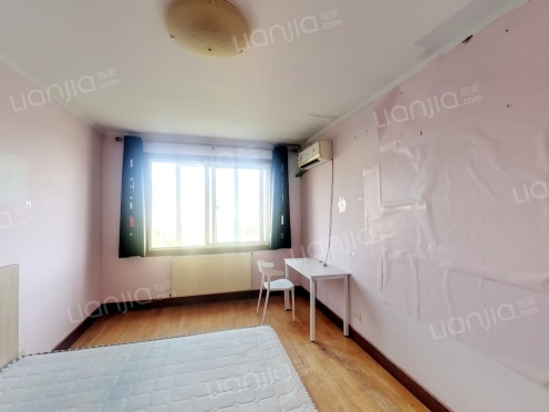 合租·建飞花园一期 3居室 南卧