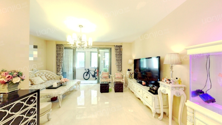 惠灵顿河滨花苑二手房实景图