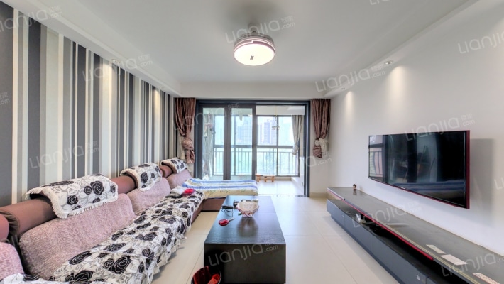 保利国际高尔夫花园塞纳河畔二手房实景图