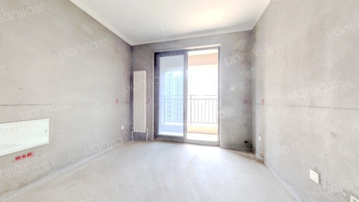 领创天誉华庭二手房实景图