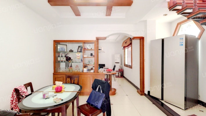 孝肃路213号二手房实景图