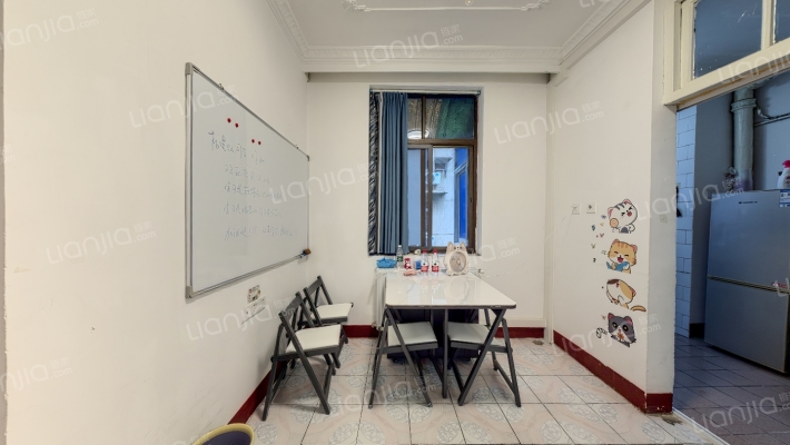 湖北建材宿舍二手房实景图