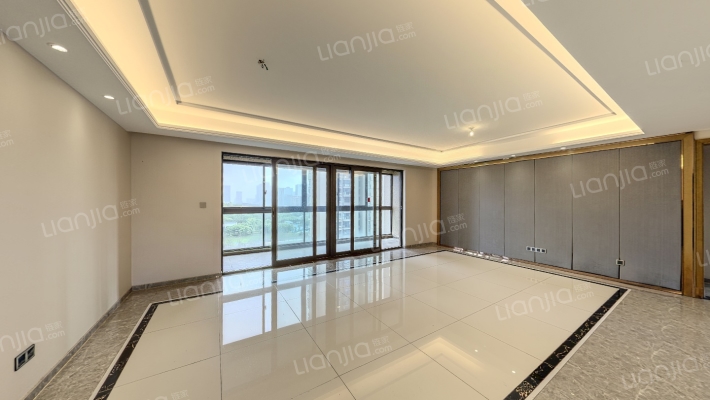 富力十号B区二手房实景图