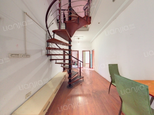 整租·南方花园C1区 4室2厅 跃层 东