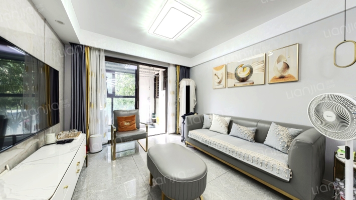 艺郡府二手房实景图