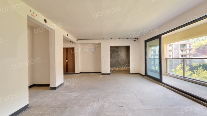 衿湖翠林公园8号二手房实景图