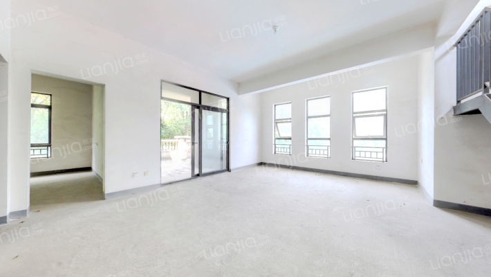 绿地圣罗兰二手房实景图