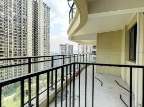 乾州世纪山水天麓城边户大四房户型通透双阳台的