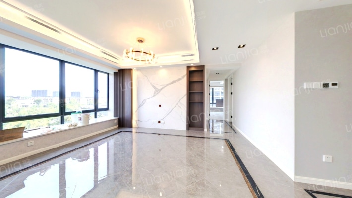 品霞苑二手房实景图