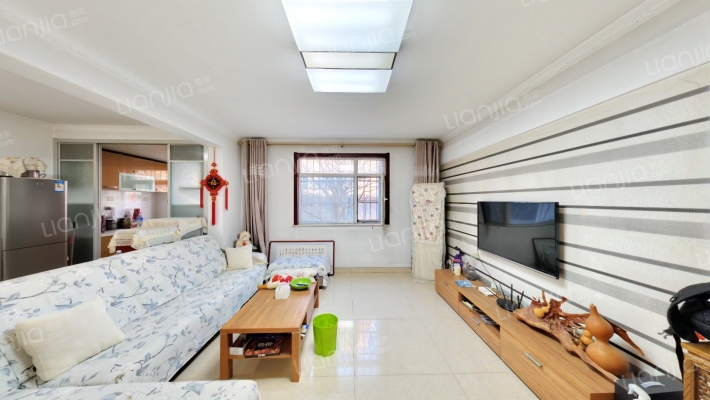 泊爱蓝岛二手房实景图