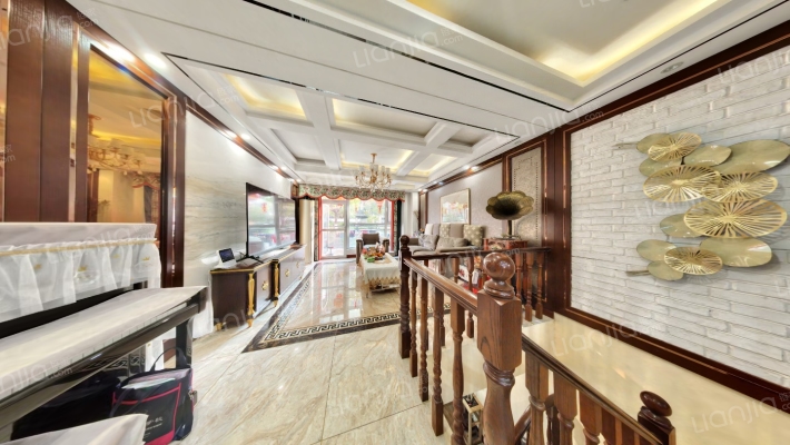 东岳国际二手房实景图