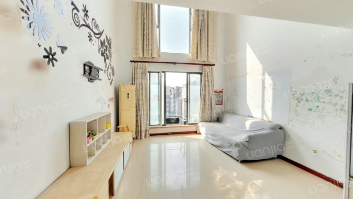 东郊小镇第一街区二手房实景图