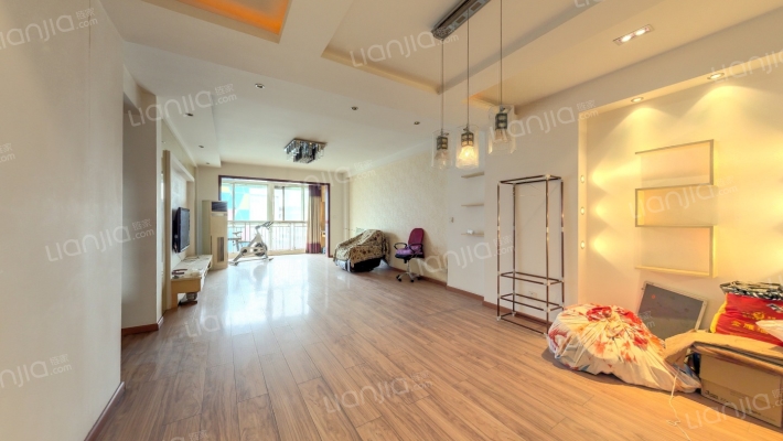 育松名家楼二手房实景图