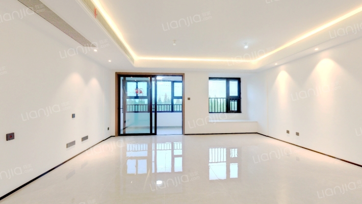 瑰丽江樾苑二手房实景图