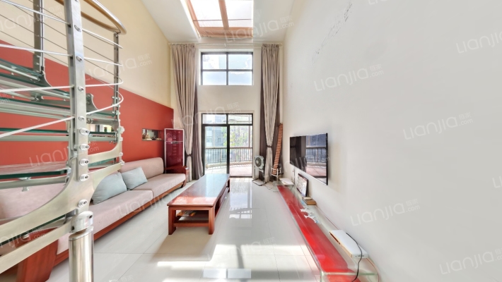 龙泊圣地澜岸二手房实景图