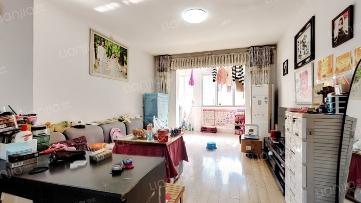 新颜小区二手房实景图