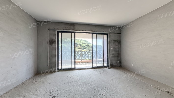 振江凤凰台二手房实景图